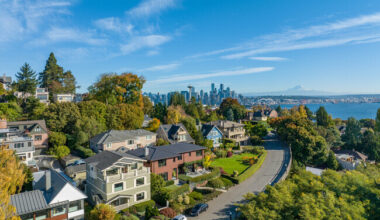 What is Considered Median Income of Queen Anne, Seattle?